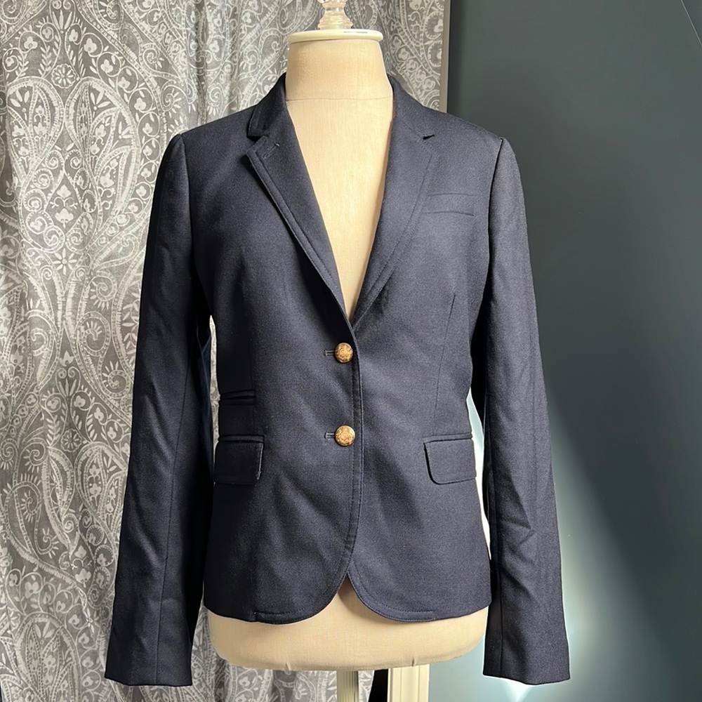 J Crew Classic Schoolboy Navy Wool Blazer with Gold Button Details Size 6
